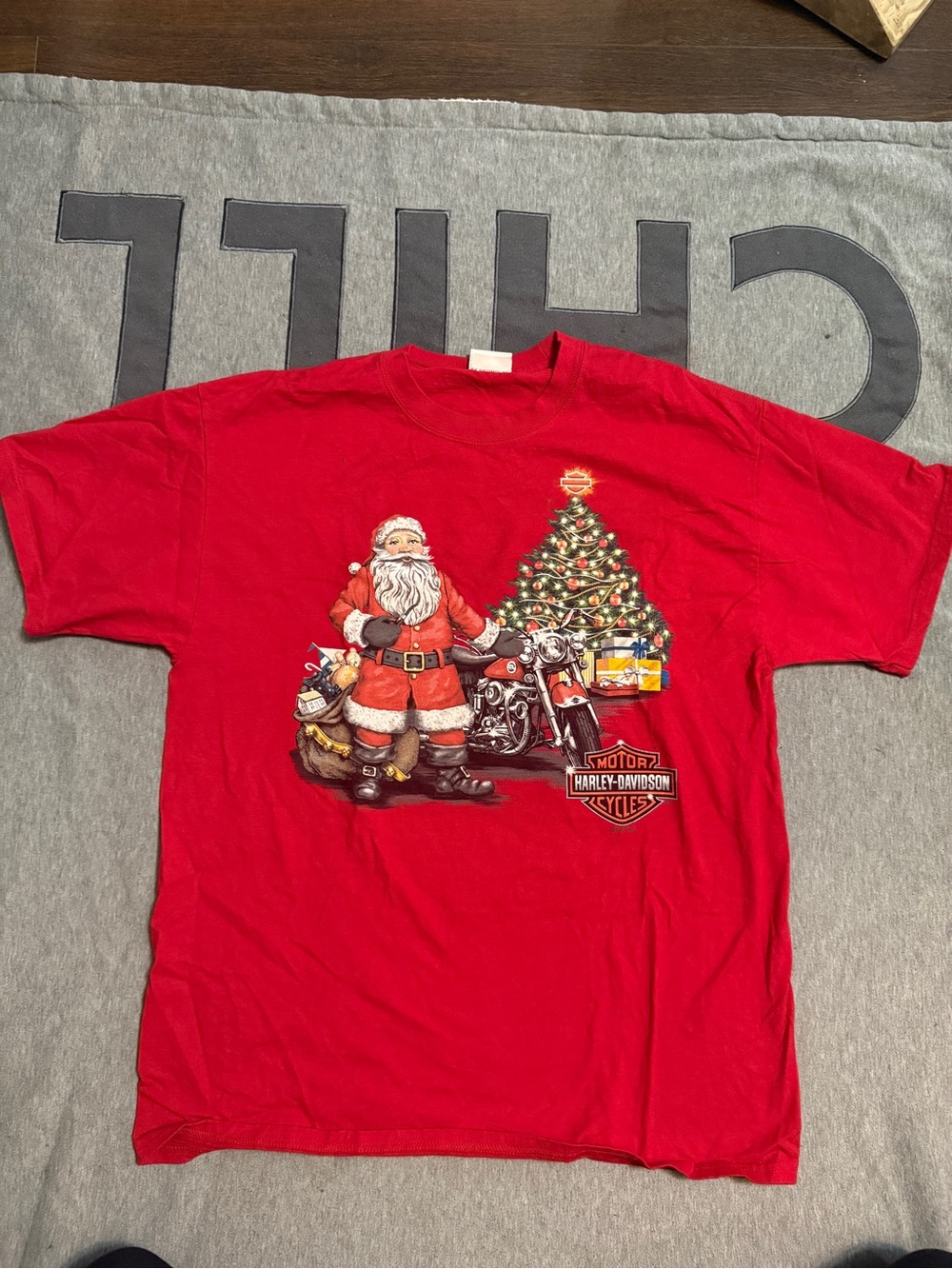 Harley-Davidson Red Santa Motorcycle Graphic Tee with Green Tree